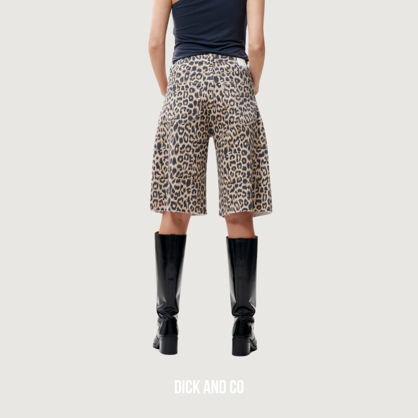 Loose Fit Leopard Jorts