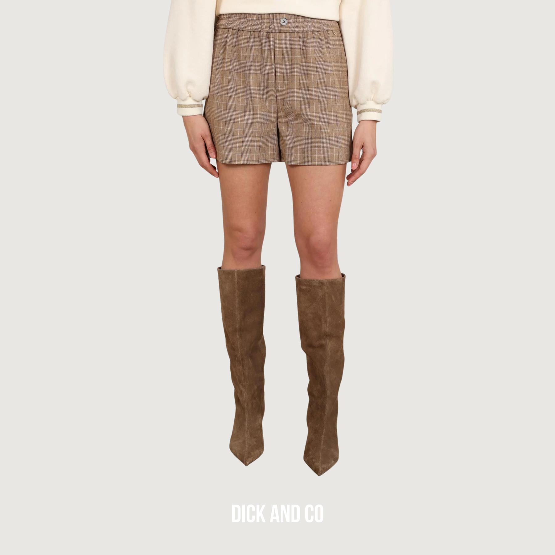NUKUS Esmee short Check in de kleur bruin (toffee)