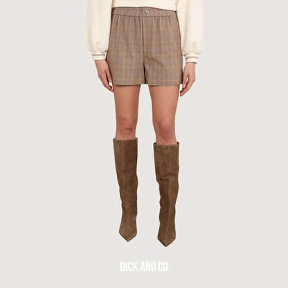 NUKUS Esmee short Check in de kleur bruin (toffee)