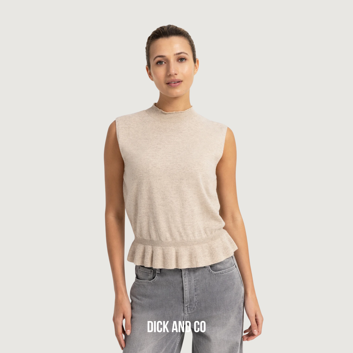 YAYA Mouwloze gebreide top met golvende ribzoom in de kleur beige (light beige melange)
