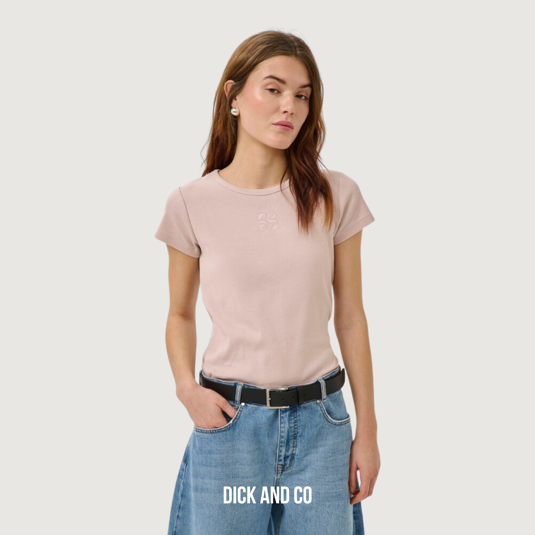 MY ESSENTIAL WARDROBE The Mandy Tee t-shirt in de kleur roze (Adobe Rose Washed)