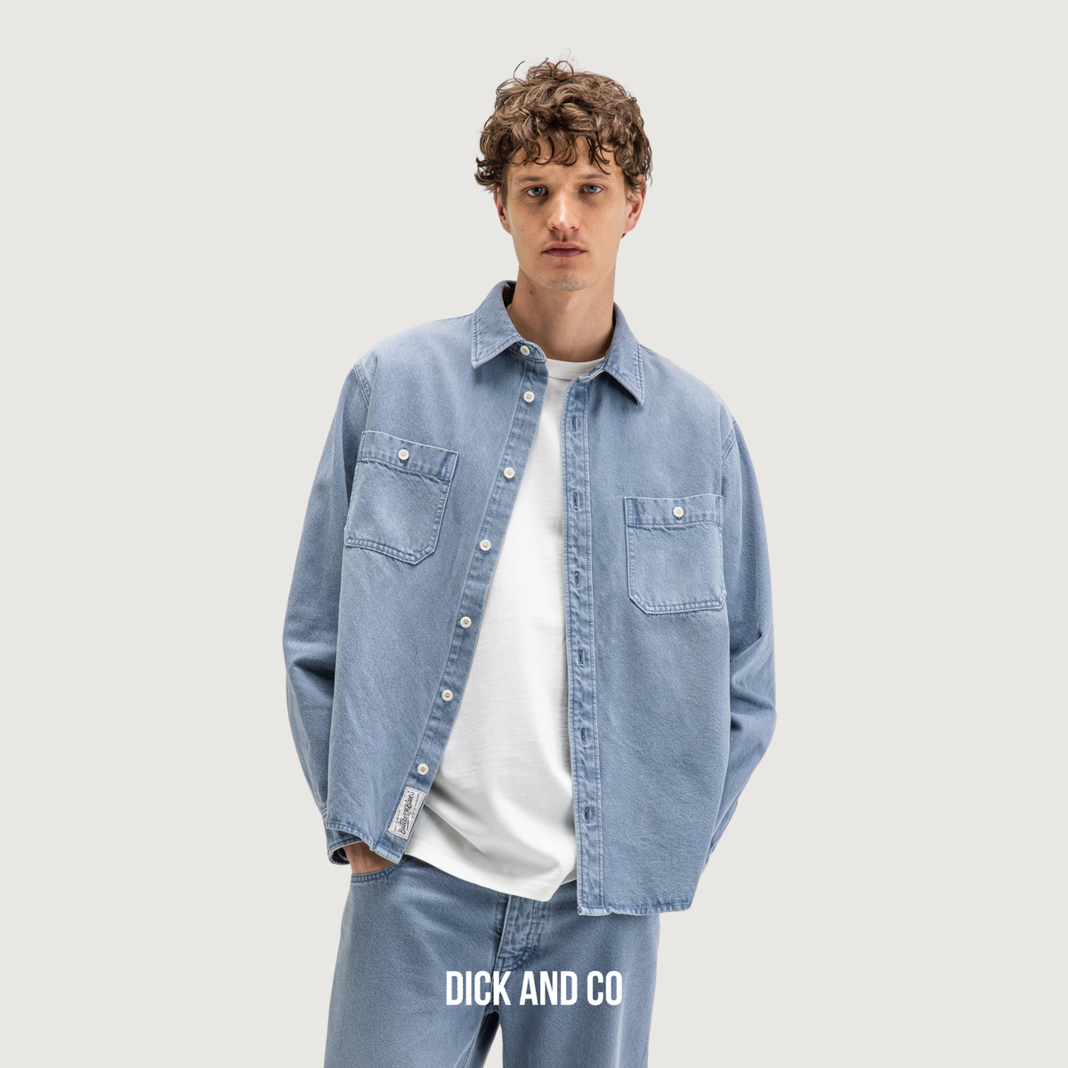 BUTCHER OF BLUE Blaine Garment Dye Overshirt in de kleur blauw (shark blue)