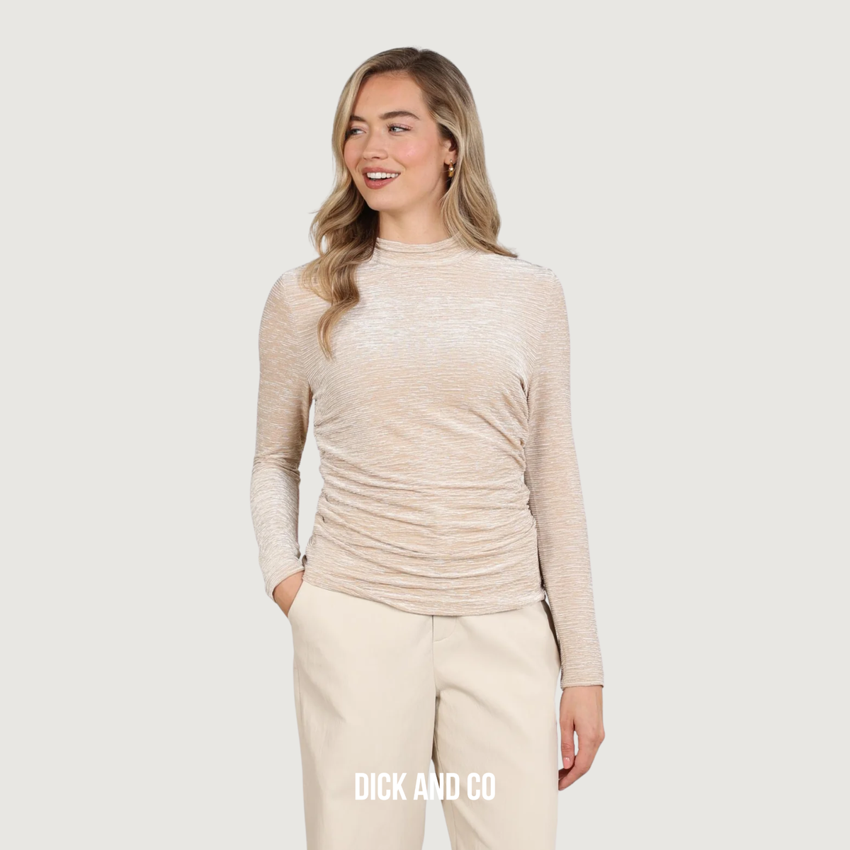 NUKUS Gracie top in de kleur beige (sand)