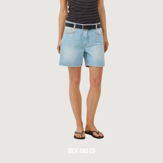 MY ESSENTIAL WARDROBE LucyMW Denim short in de kleur blauw (baby blue wash)