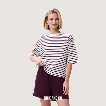 CATWALK JUNKIE Loose fit striped t-shirt in de kleur paars (winetasting)