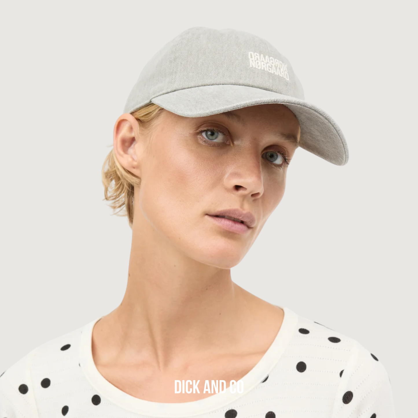 MADS NORGAARD Washed Cotton Twill Mirror Coal Cap in de kleur grijs (grey melange)