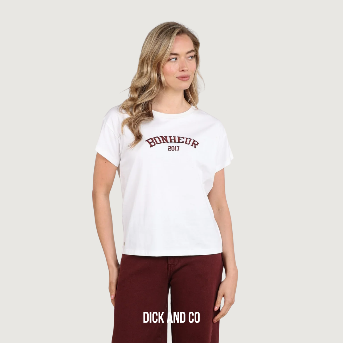 NUKUS Senna t-shirt in de kleur wit (offwhite/cherry)