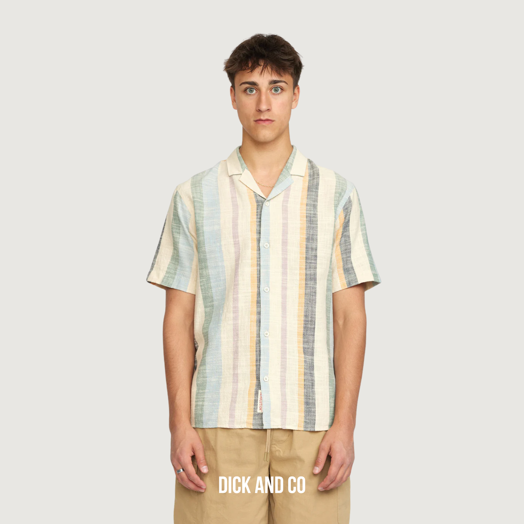 RVLT Short-sleeved Cuban shirt in de kleur groen (dustgreen)