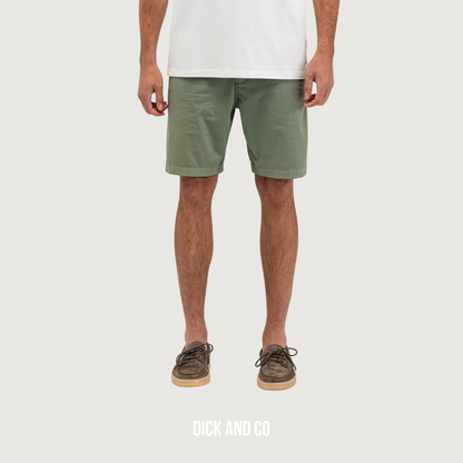BUTCHER OF BLUE Tristan Chino short in de kleur groen (jade green)