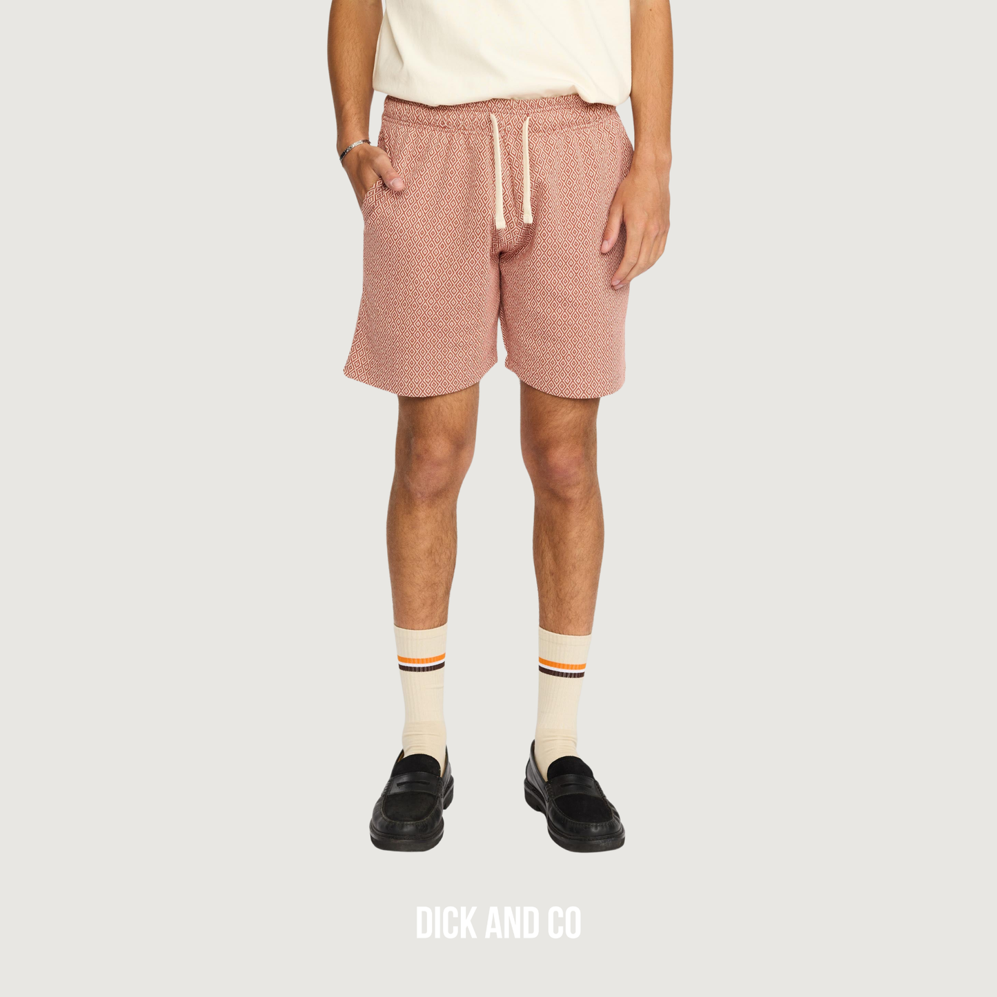 RVLT Jaquard short in de kleur oranje (orange)