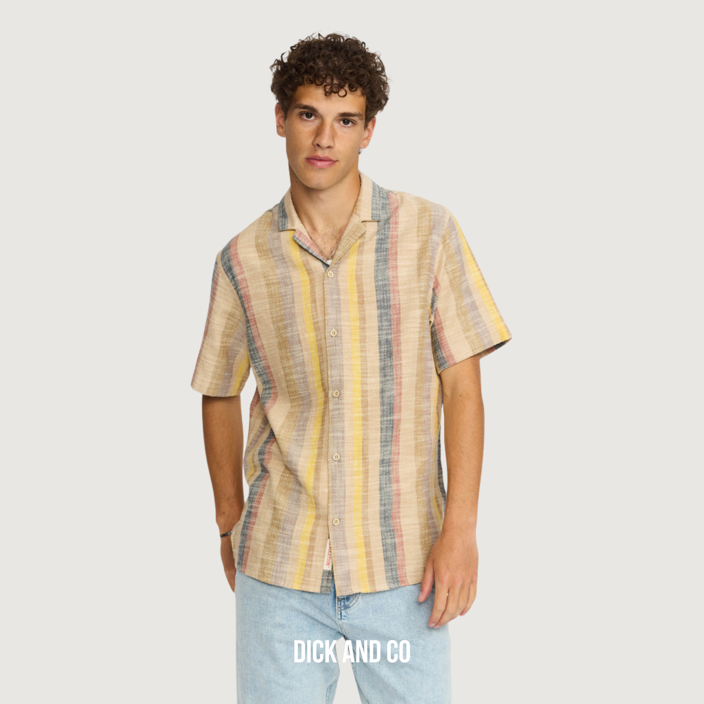 Short-sleeved shirt
