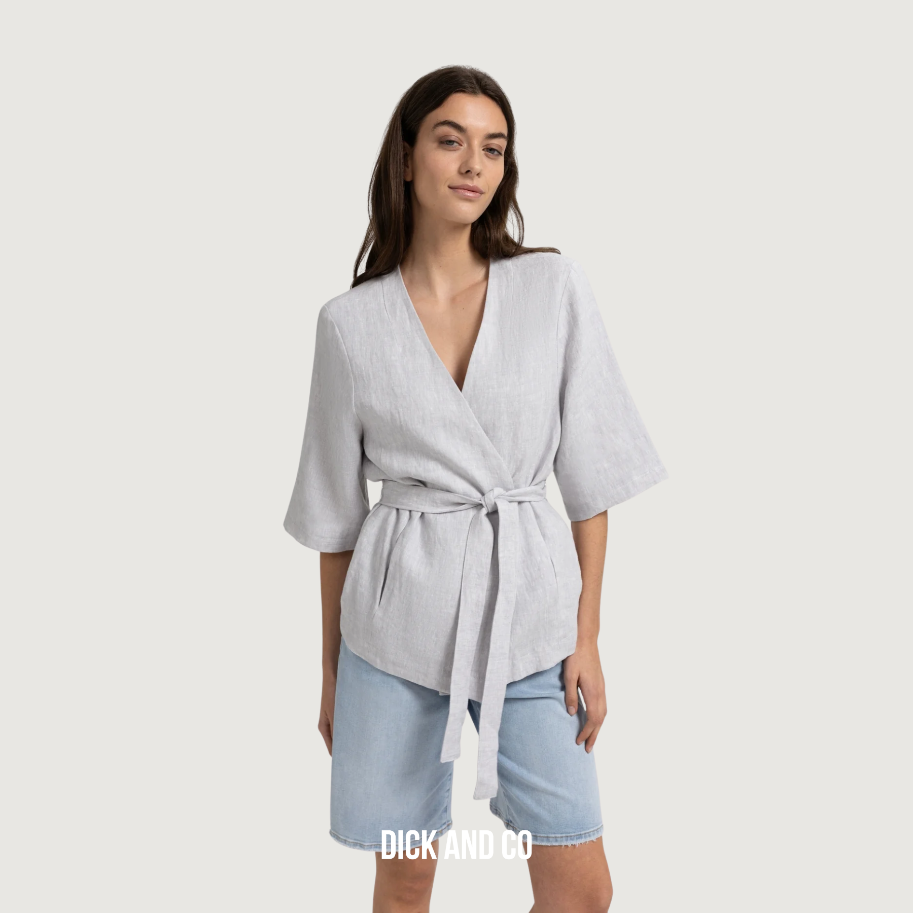 YAYA Linnen wikkeljasje met strikceintuur in de kleur grijs (alabaster gray melange)