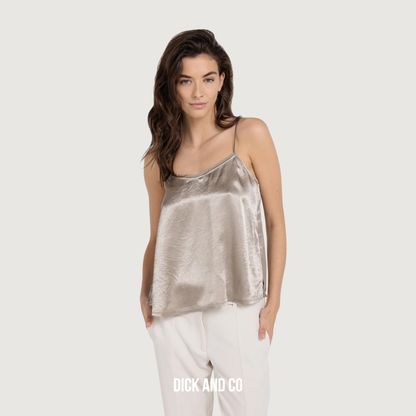 YAYA Satijnen singlet met transparant detail in de kleur zilver (crockery brown)