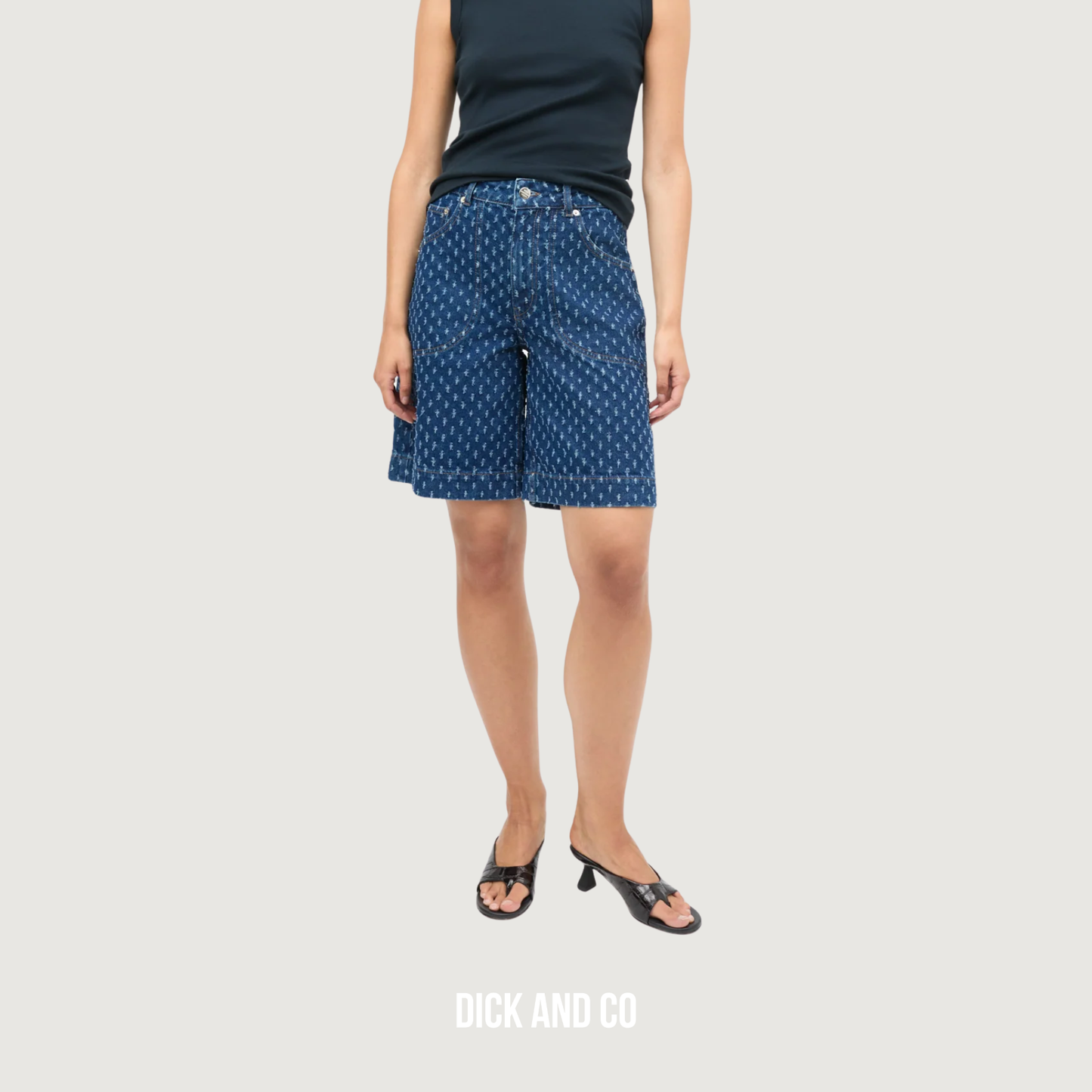 Standard Taylor Swatshirt