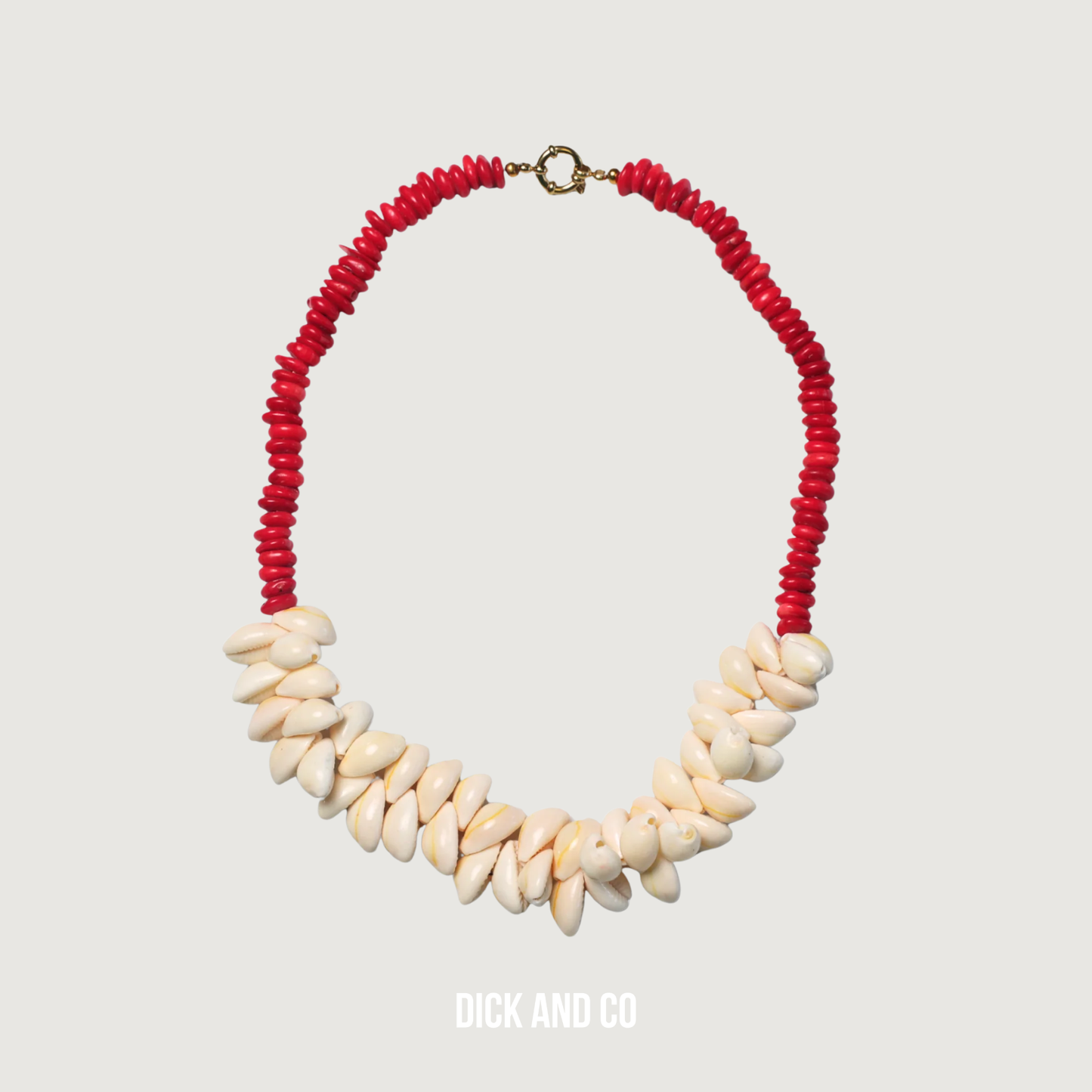 BONNIE STUDIOS Luc Rode Schelpen Ketting in de kleur rood (red)