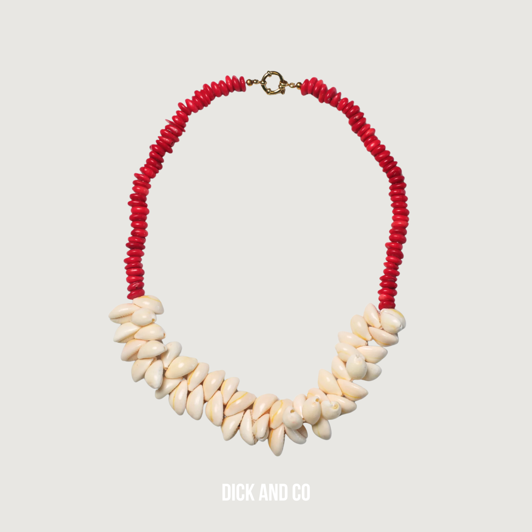 BONNIE STUDIOS Luc Rode Schelpen Ketting in de kleur rood (red)