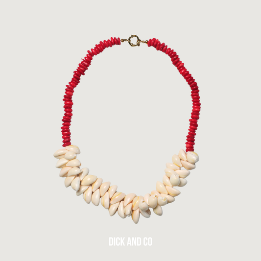 BONNIE STUDIOS Luc Rode Schelpen Ketting in de kleur rood (red)