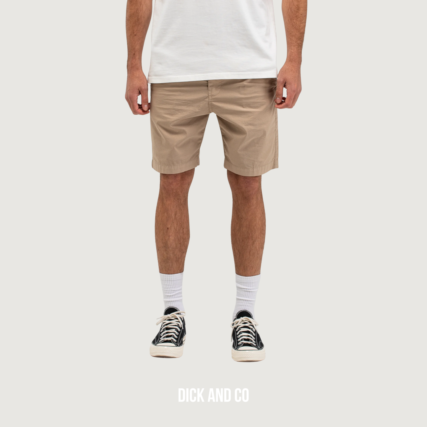 BUTCHER OF BLUE Tristan Chino short in de kleur beige (stone beige)