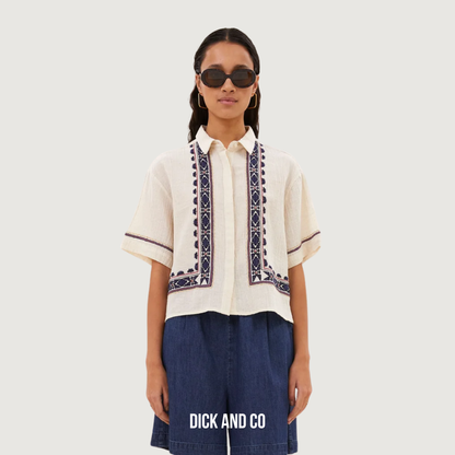 BY-BAR Jela Embroidery blouse in de kleur beige (sand)