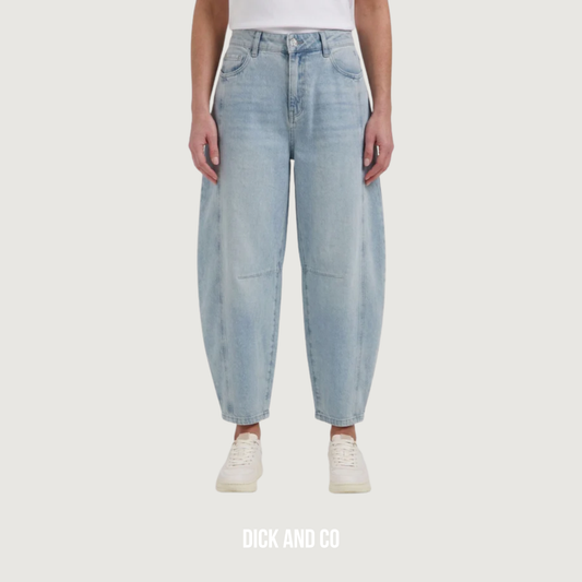 FLORÈZ Simmy Barrel broek in de kleur blauw (crystal blue)