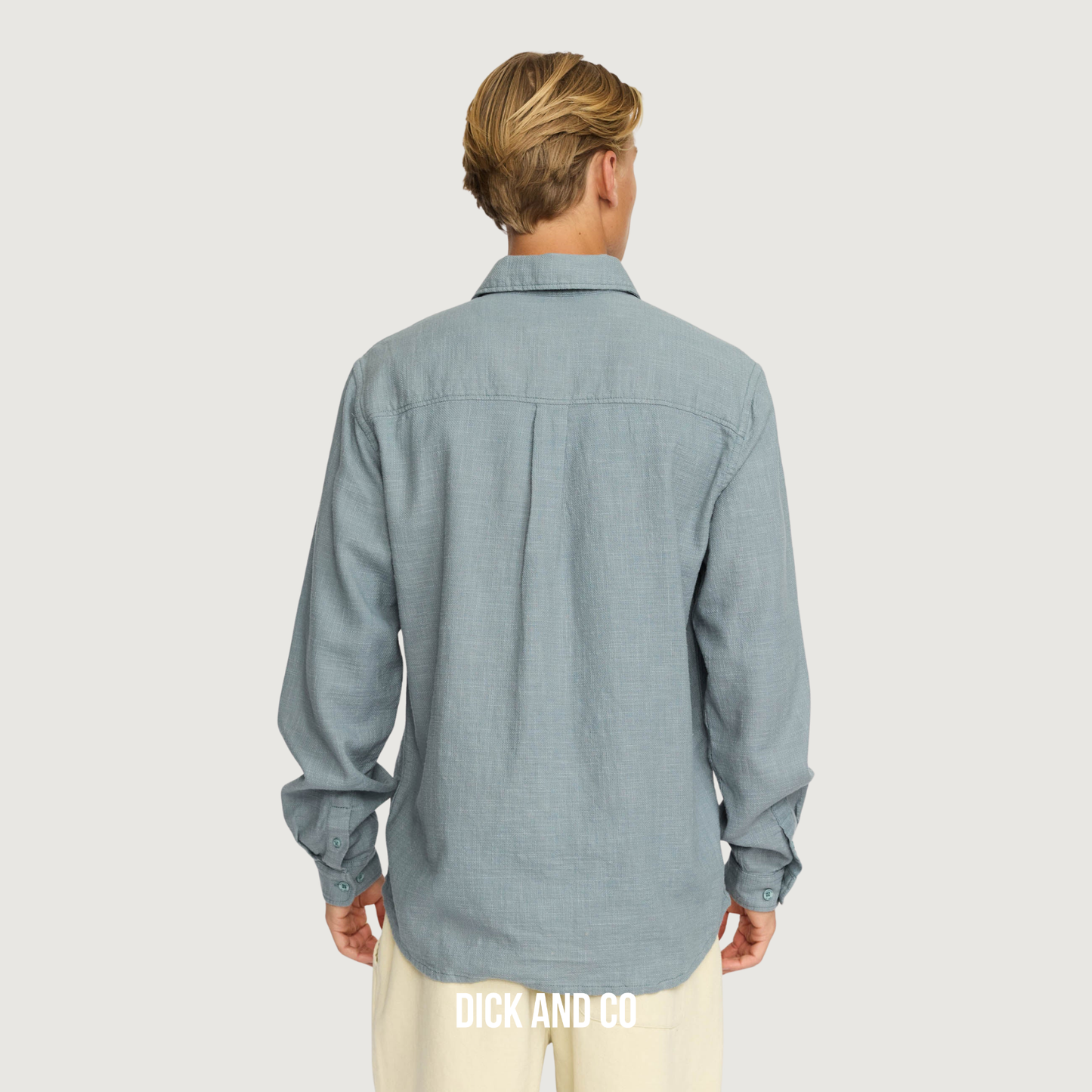 Loose shirt