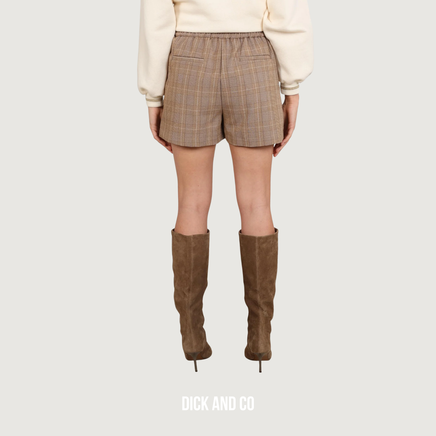 Esmee short Check