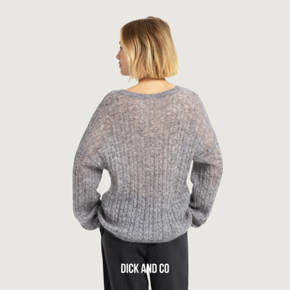 Oversized trui met kabelpatroon en boothals