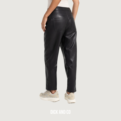 Broek van imitatieleer met taps toelopende pijpen