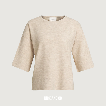Fijngebreid oversized t-shirt met halflange mouwen