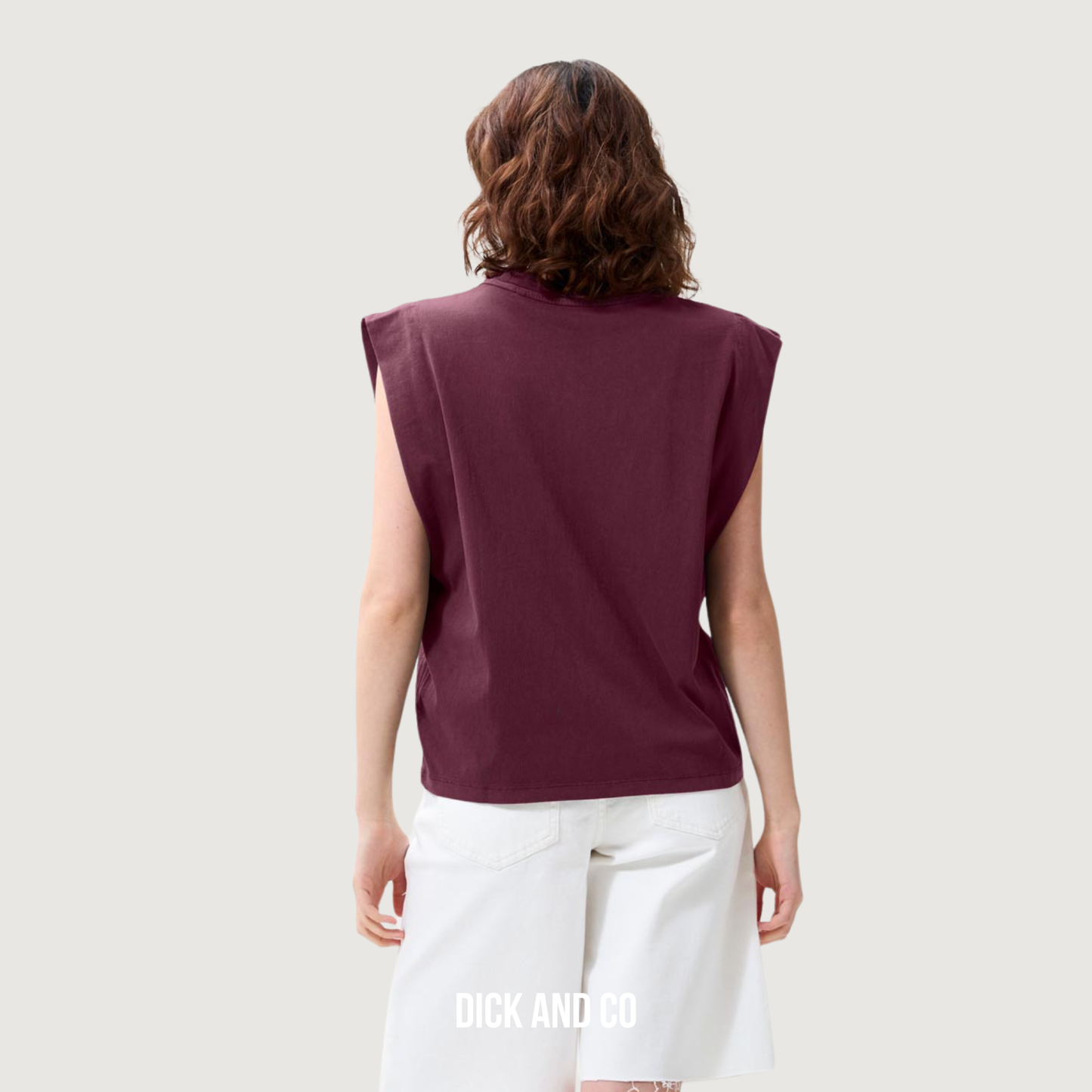 Folded shoulder singlet