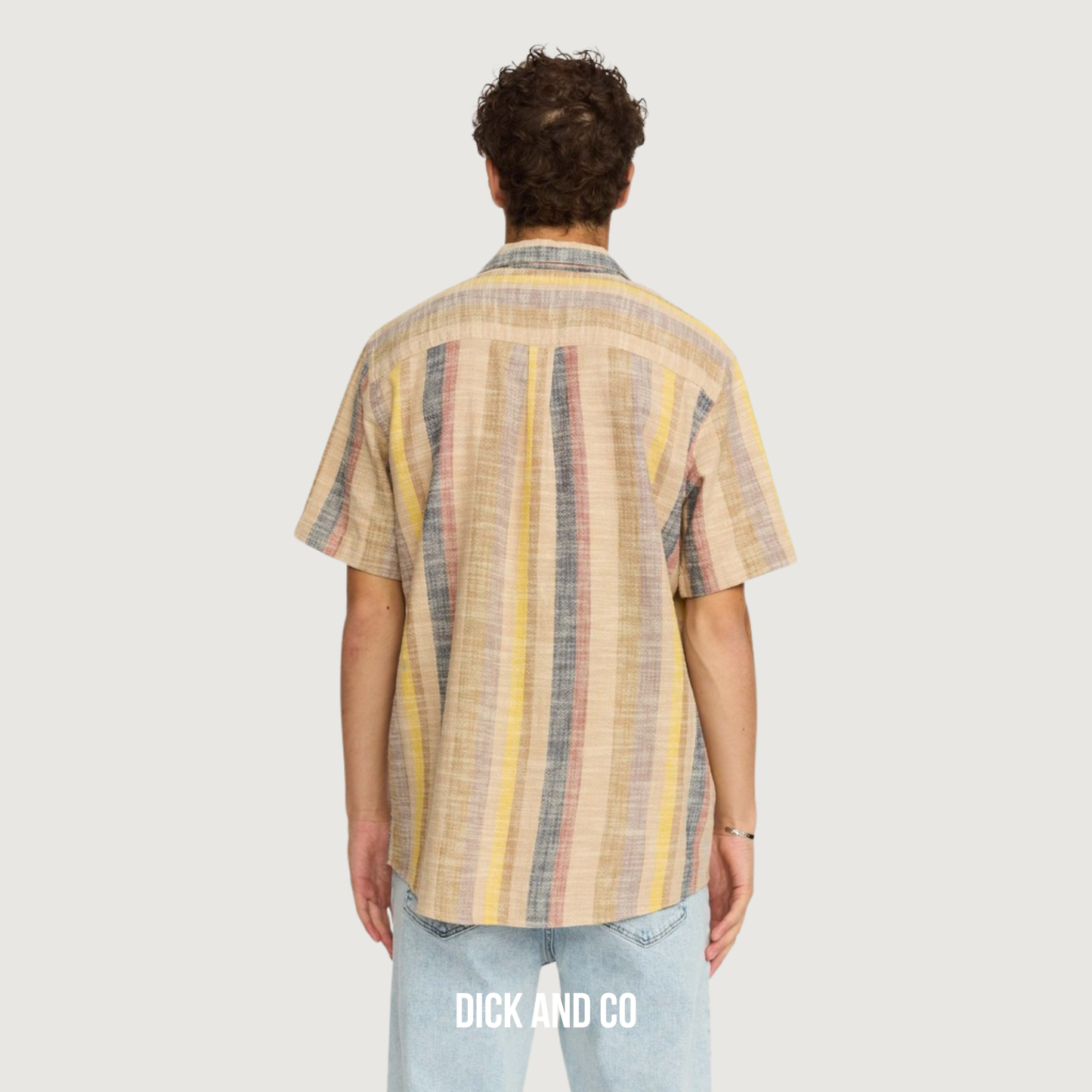 Short-sleeved shirt
