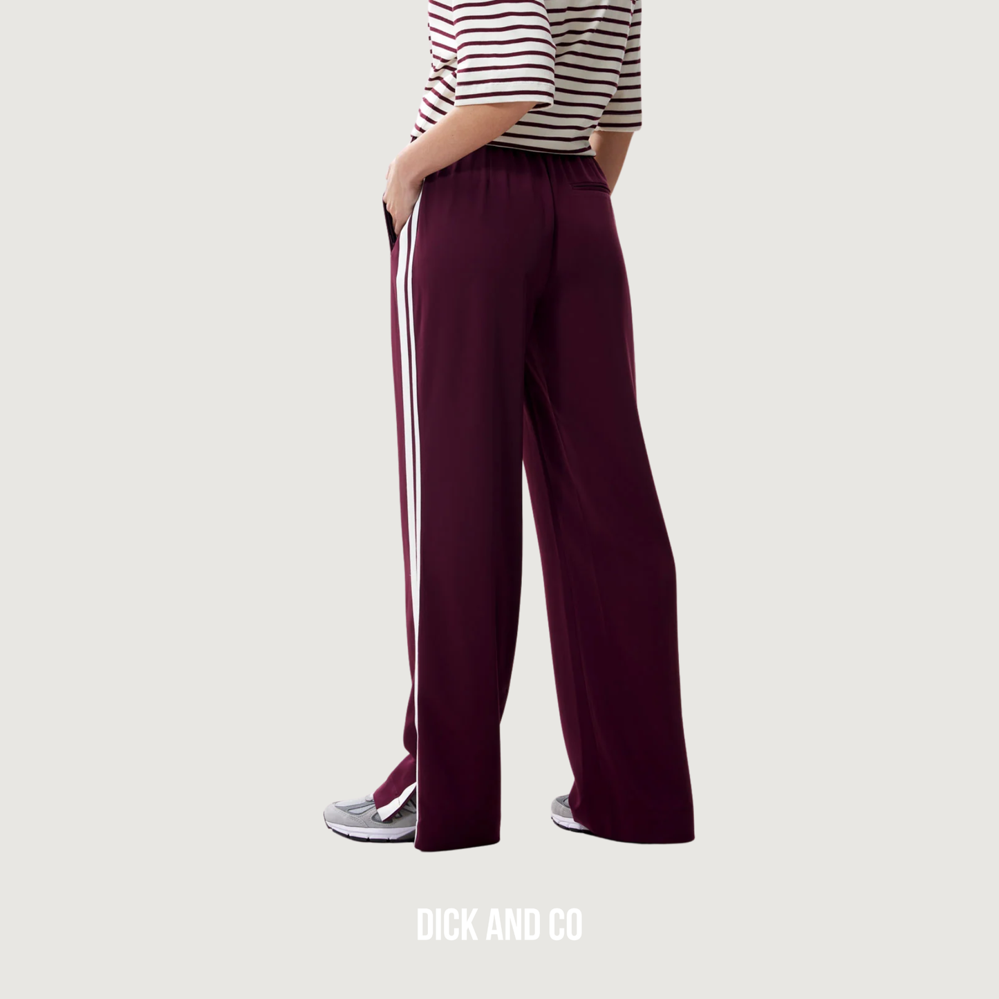 Tracksuit trousers (2502015600)