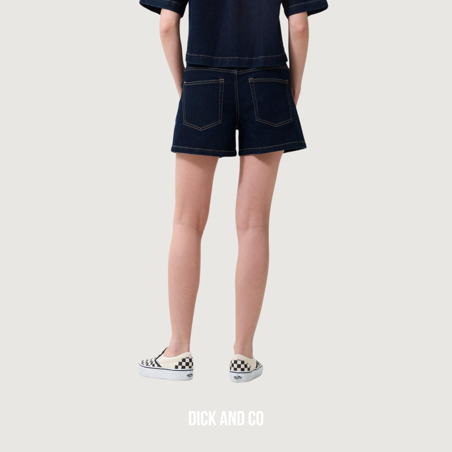 Denim short with elastic waistband