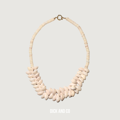 BONNIE STUDIOS Luc Witte Schelpen Ketting in de kleur beige
