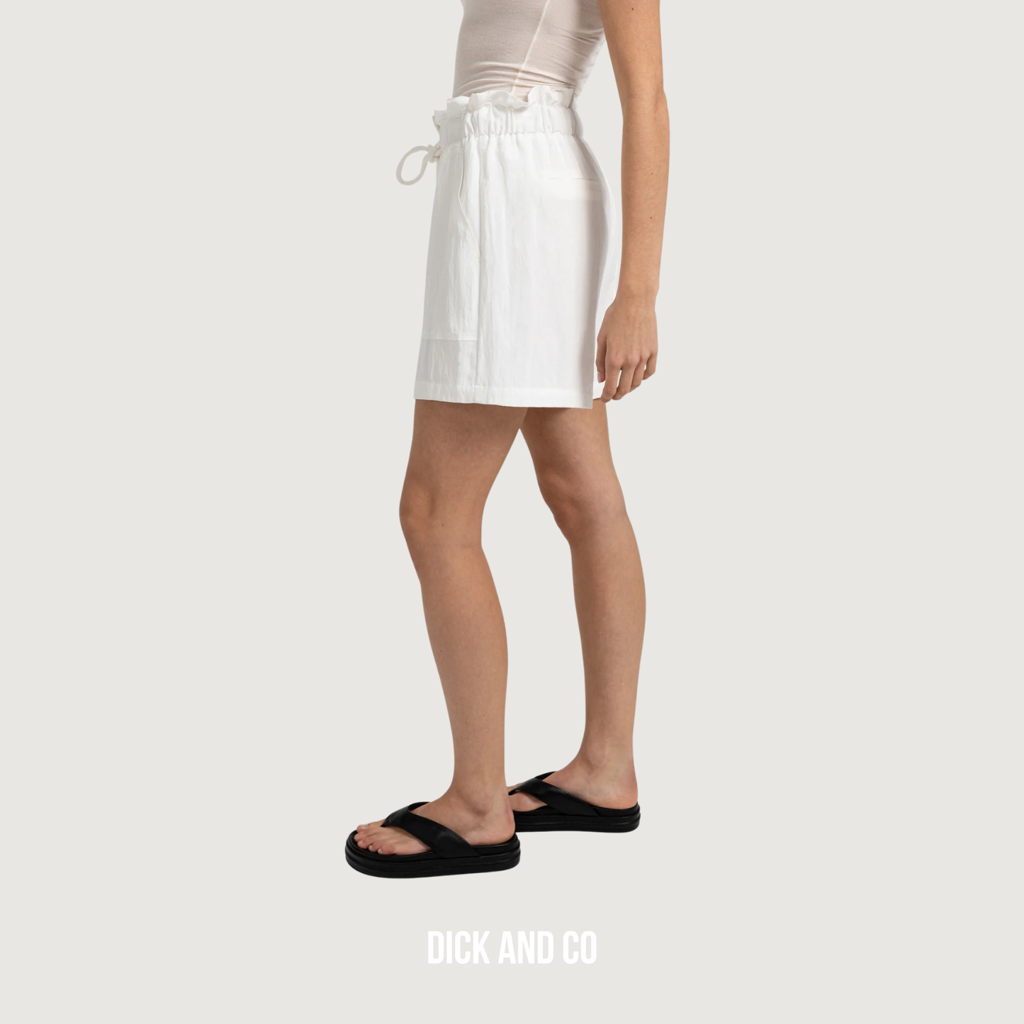 Bermuda met hoge taille en cargozakken
