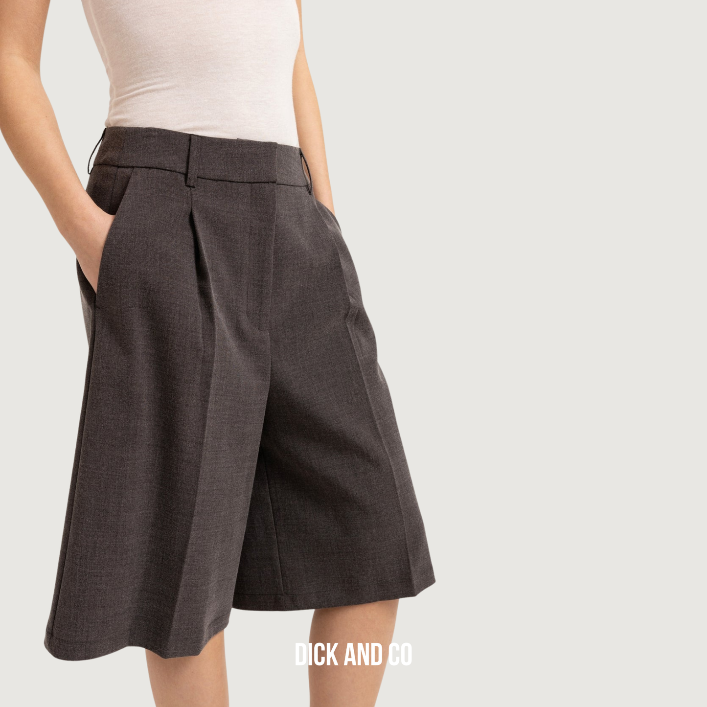 Bermuda met hoge taille en plooien