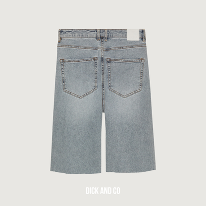 Loose fit jorts