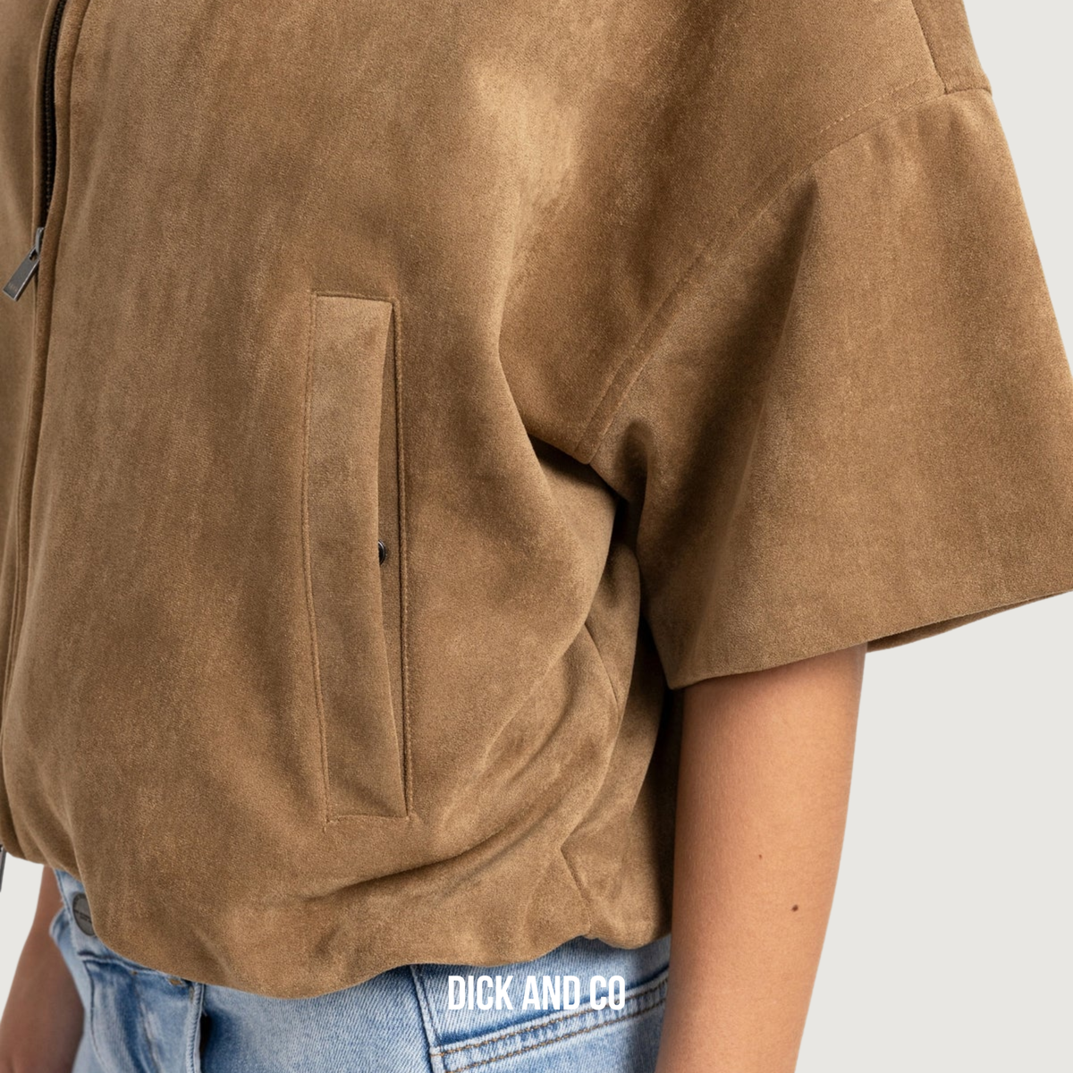 Oversized suede jasje met korte mouwen