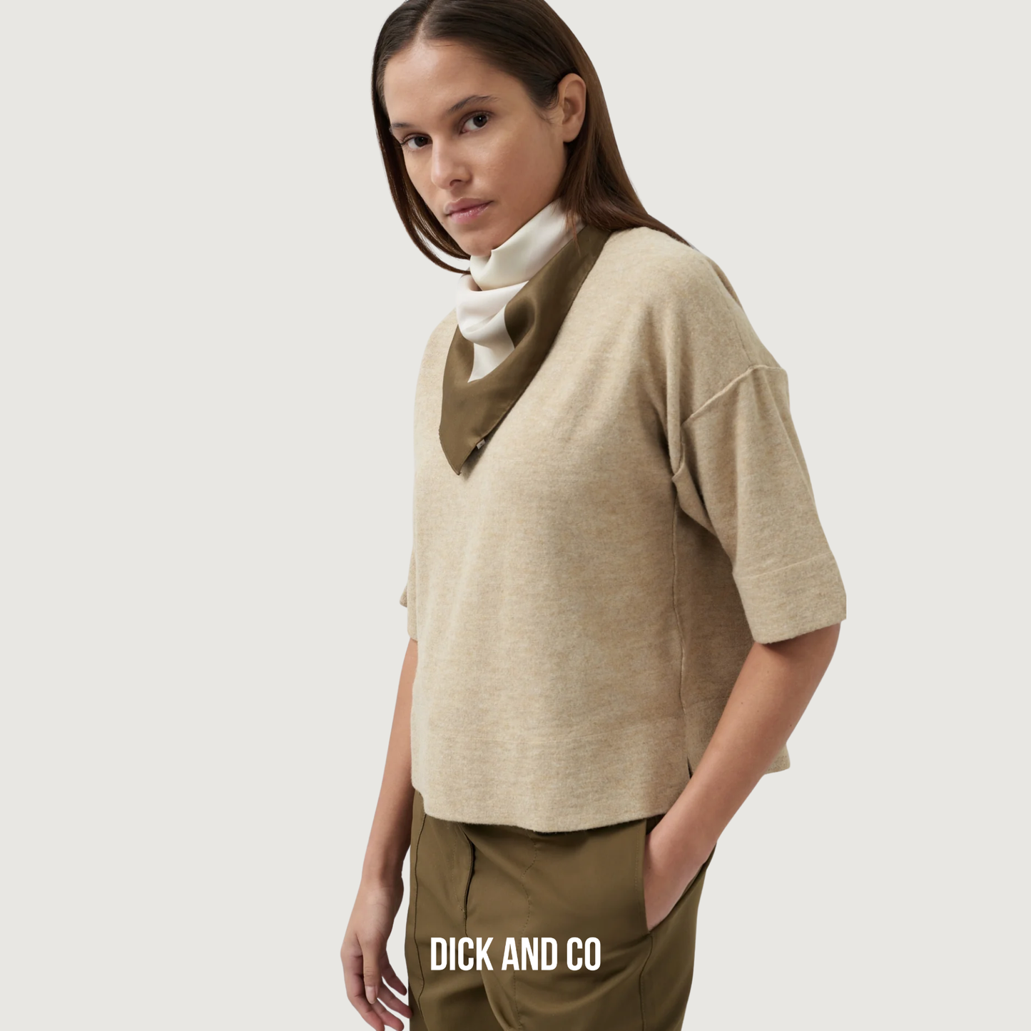 Fijngebreid oversized t-shirt met halflange mouwen