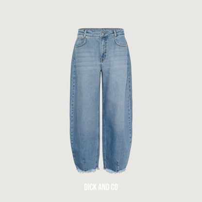 LucyMW Loose Barrel Jeans