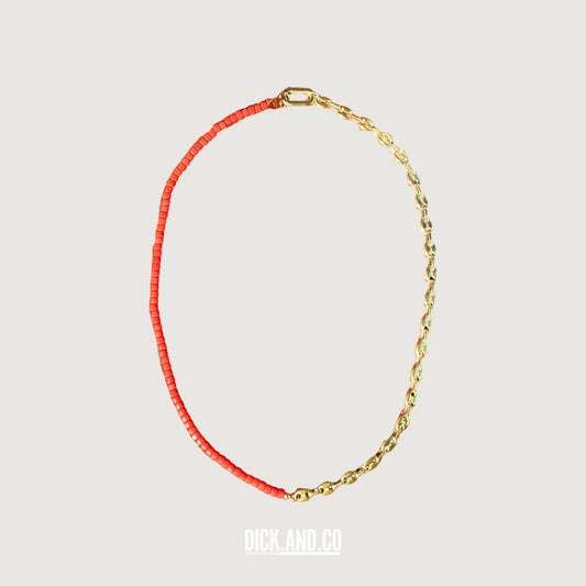BONNIE STUDIOS Moos Red Gold ketting in Rood, vrijstaand vooraanzicht