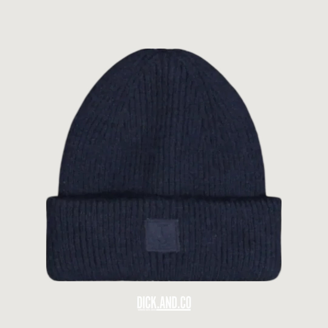 BUTCHER OF BLUE Army Wool Hook Beanie in Alaska Blue (blauw), vrijstaand vooraanzicht