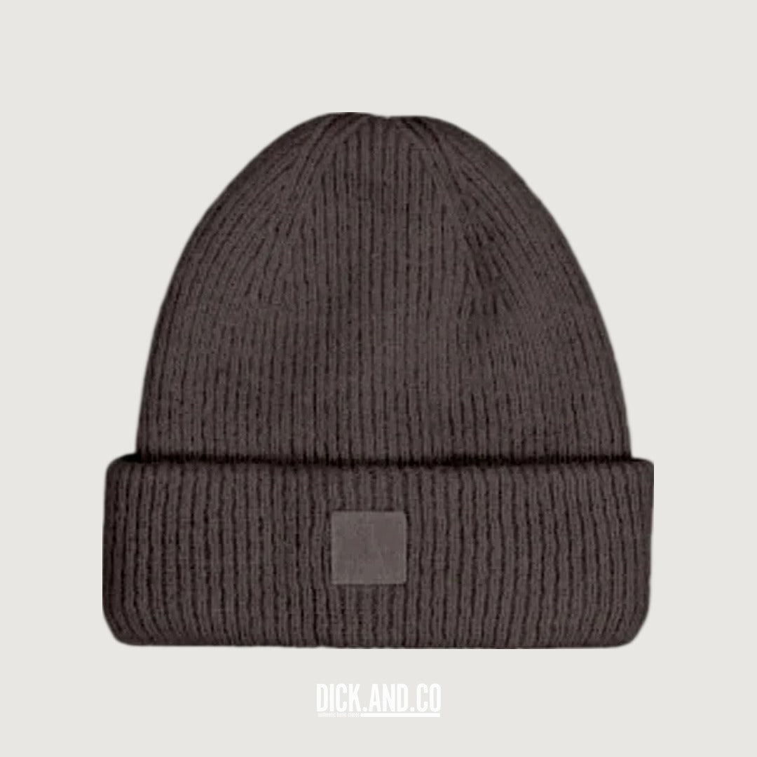 BUTCHER OF BLUE Army Wool Hook Beanie in Topaz Brown (bruin), vrijstaand vooraanzicht