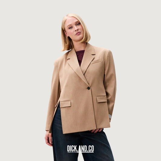 CATWALK JUNKIE Blazer with slits in Bruin, gedragen door een model, vooraanzicht