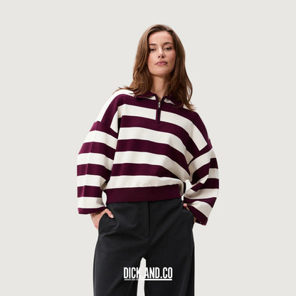 CATWALK JUNKIE Knitted polo in Rood, gedragen door een model, vooraanzicht