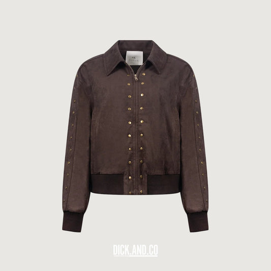 NUKUS Doretta Jacket Studs in Bruin, vrijstaand vooraanzicht