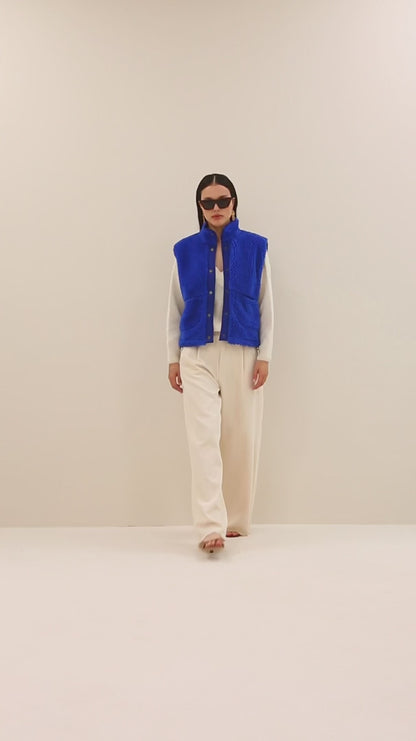 Steve sleeveless jacket