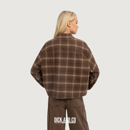 YAYA Geruite flanellen blouse in Bruin, gedragen door een model, achteraanzicht