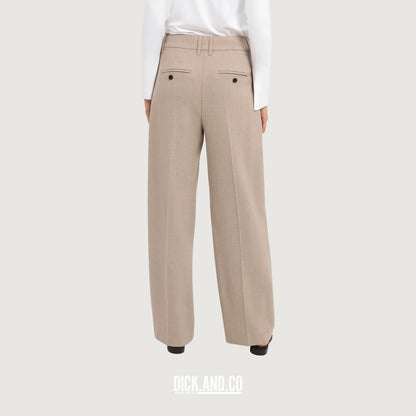 YAYA Zachte geweven pantalon met wijde pijpen in Beige, gedragen door een model, achteraanzicht